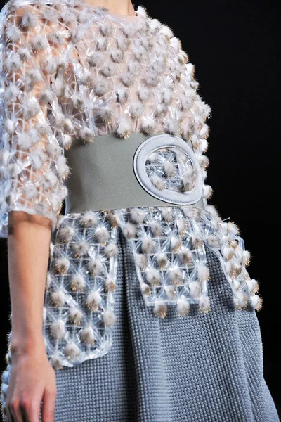 Look 13